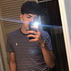 Meet your Posher, Jonathan